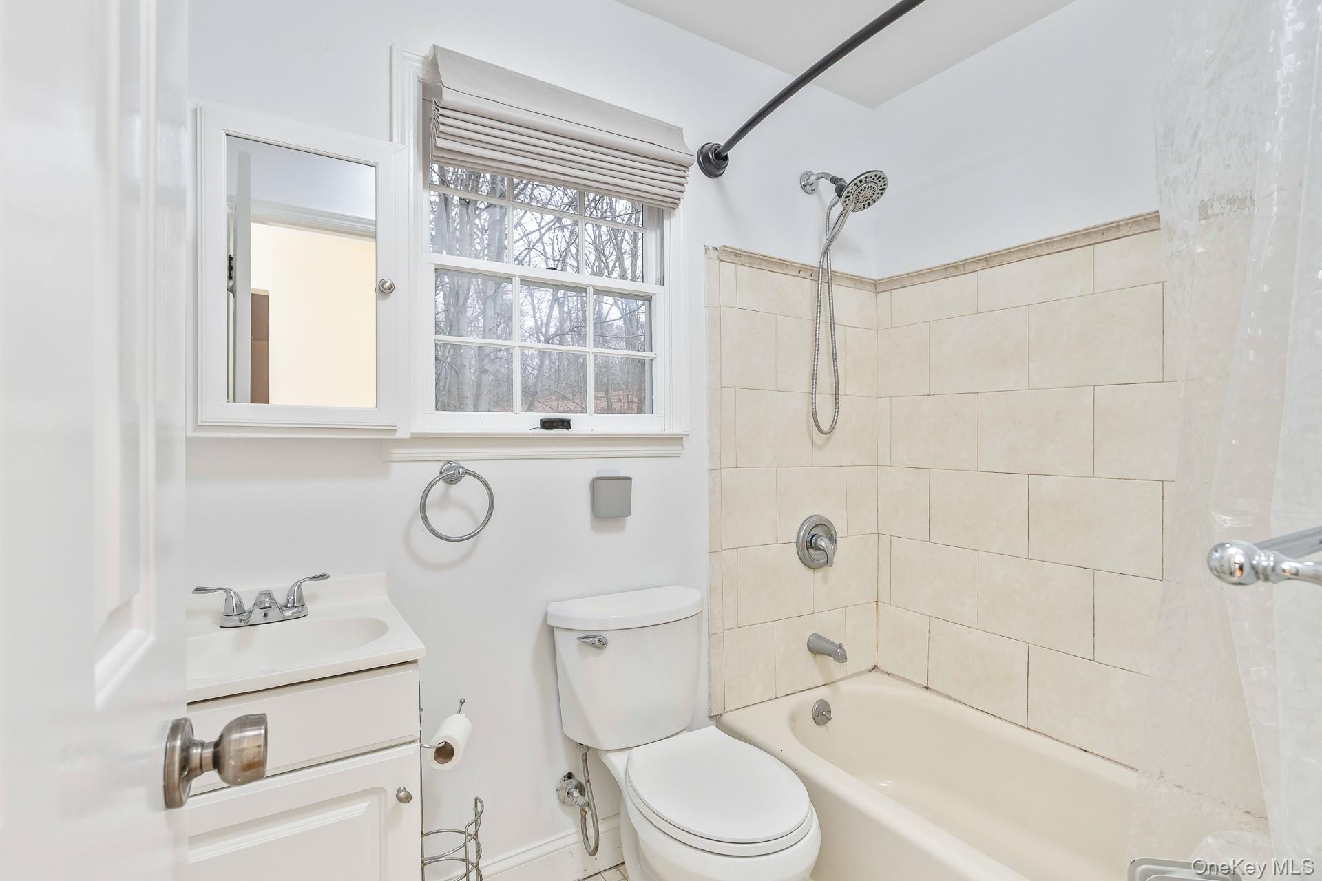 451 River Road St. James, NY 11780 - Photo 19 of 28 Bath with Shower