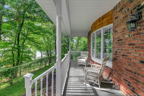 $6,000 | 451 River Road, St. James, NY 11780