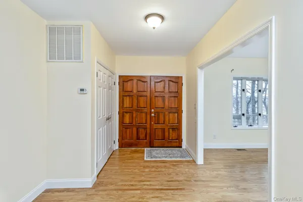 $6,000 | 451 River Road, St. James, NY 11780