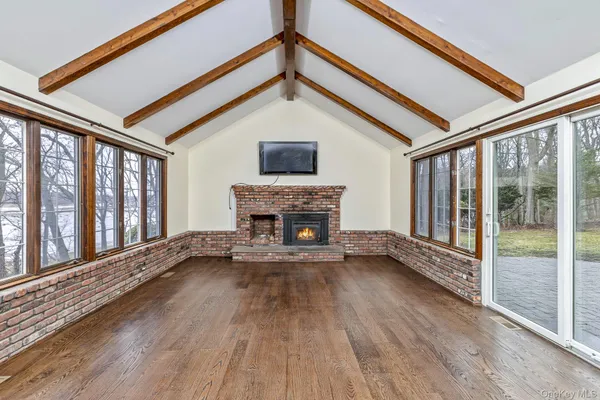 $6,000 | 451 River Road, St. James, NY 11780