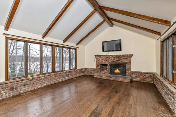 $6,000 | 451 River Road, St. James, NY 11780