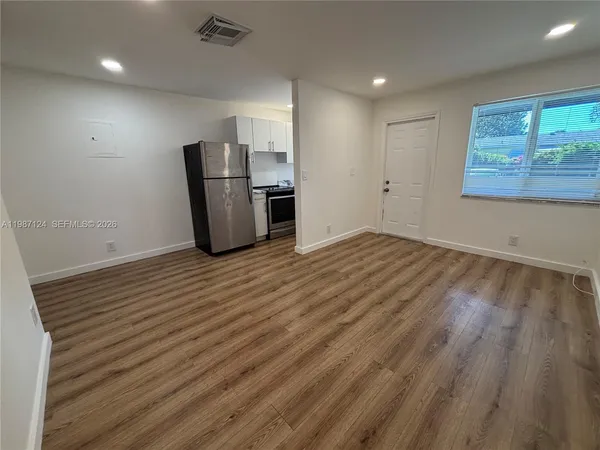 $1,550 | 2308 Jackson Street, Unit 3, Hollywood, FL 33020