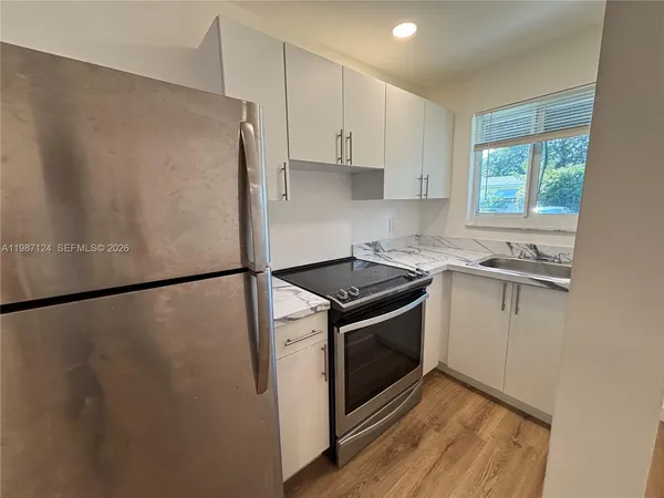 $1,550 | 2308 Jackson Street, Unit 3, Hollywood, FL 33020