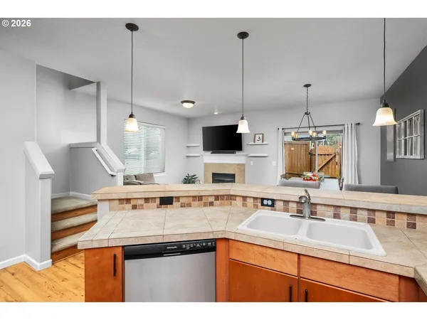 $369,900 | 4923 Southeast Lucas Court, Milwaukie, OR 97267