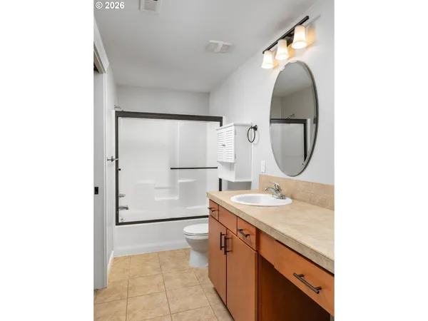 $369,900 | 4923 Southeast Lucas Court, Milwaukie, OR 97267