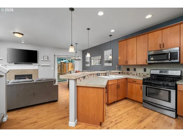 $369,900 | 4923 Southeast Lucas Court, Milwaukie, OR 97267