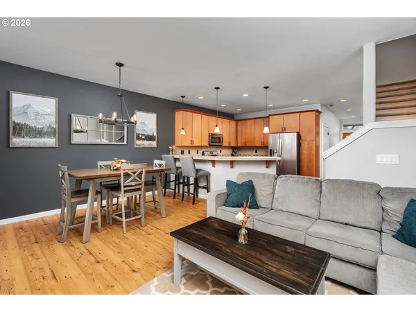 $369,900 | 4923 Southeast Lucas Court, Milwaukie, OR 97267