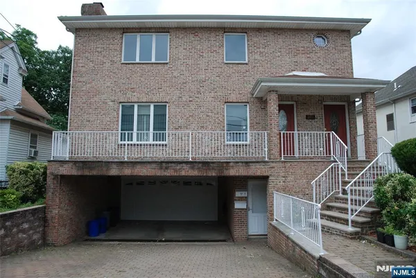 $3,700 | 1604 John Street, Unit 2, Fort Lee, NJ 07024