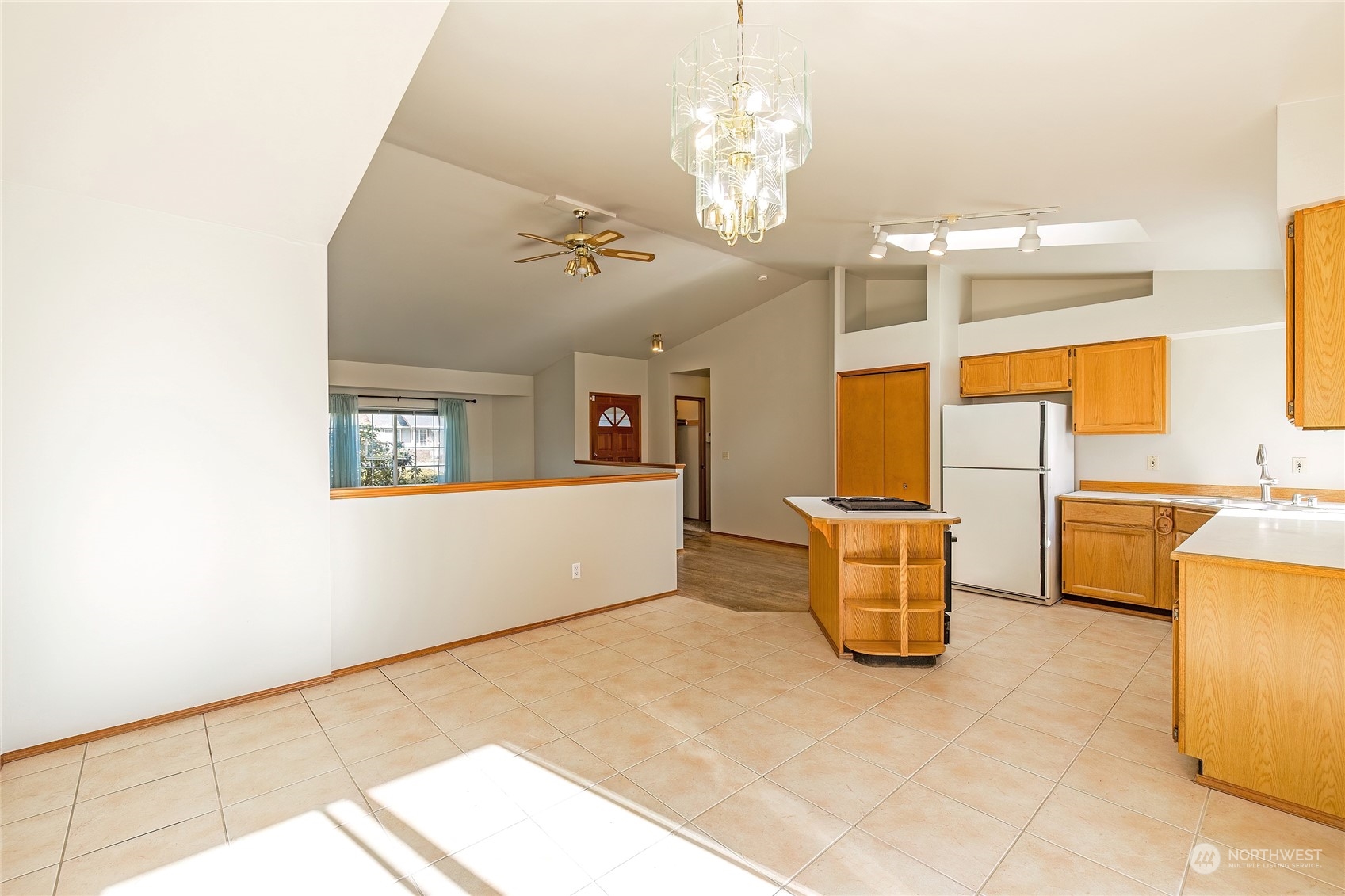 7306 East Collins Road Port Orchard, WA 98366 - Photo 13 of 38 Gallery Image 13