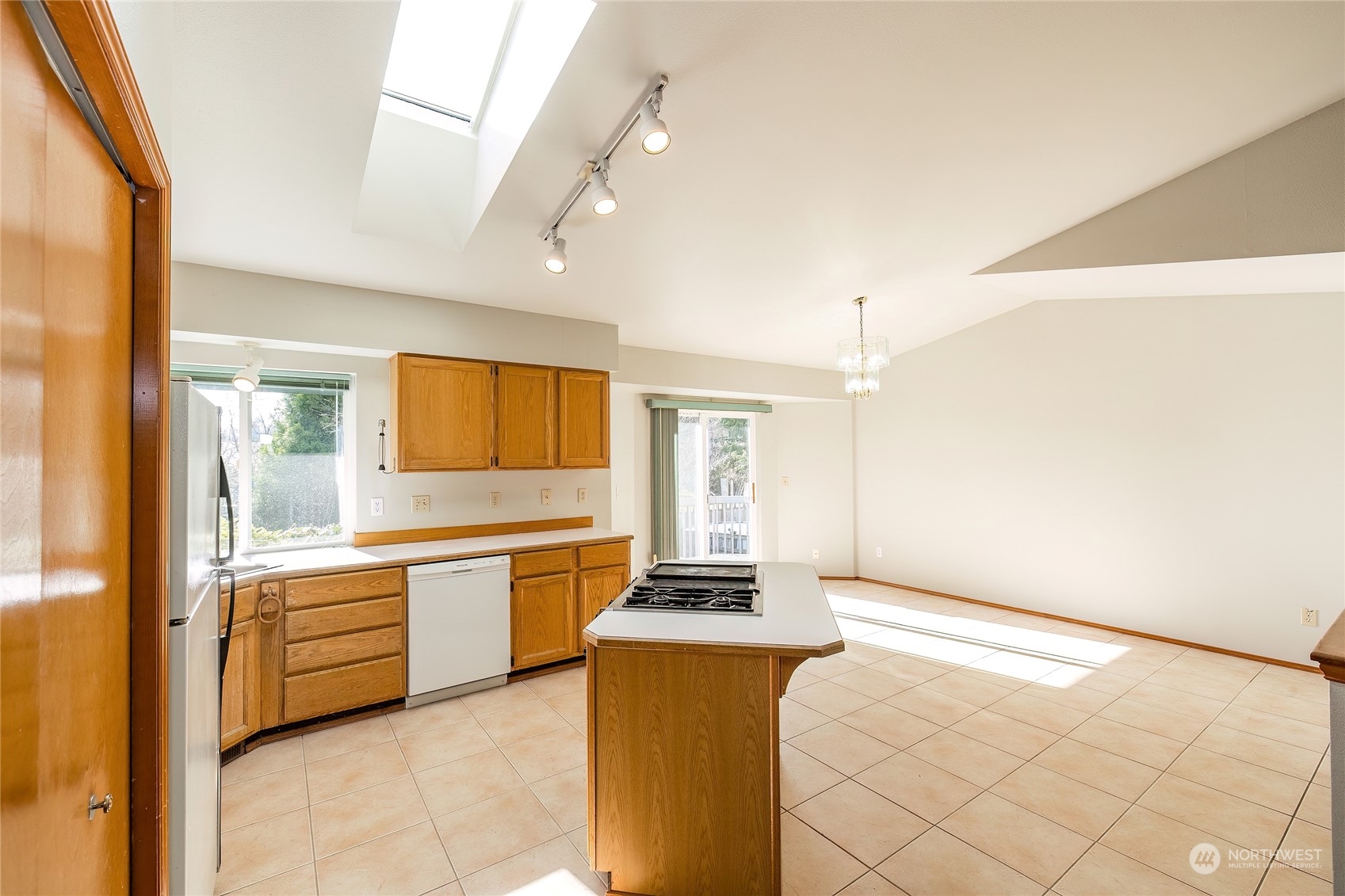 7306 East Collins Road Port Orchard, WA 98366 - Photo 16 of 38 Gallery Image 16