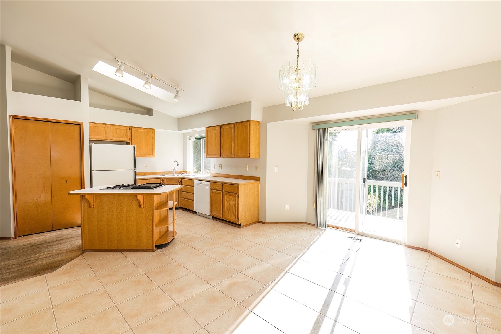 7306 East Collins Road Port Orchard, WA 98366 - Photo 17 of 38 Gallery Image 17
