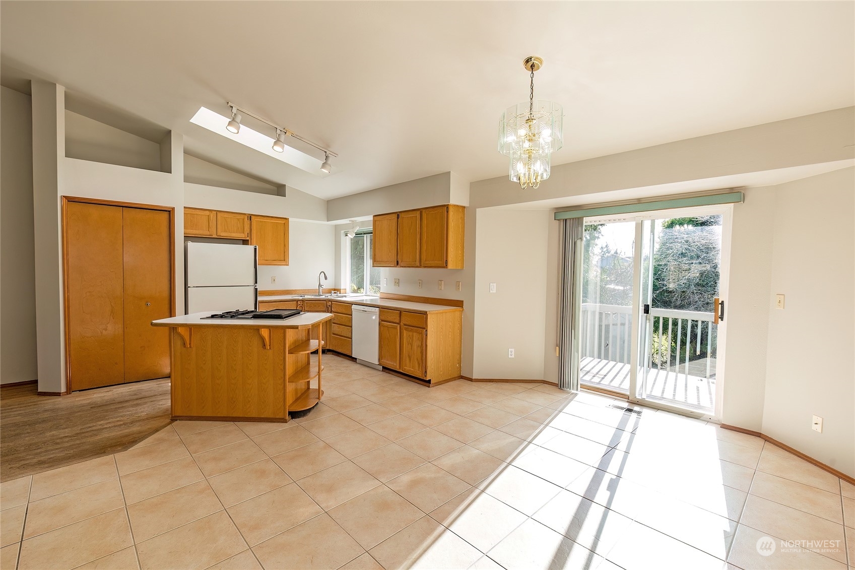 7306 East Collins Road Port Orchard, WA 98366 - Photo 18 of 38 Gallery Image 18