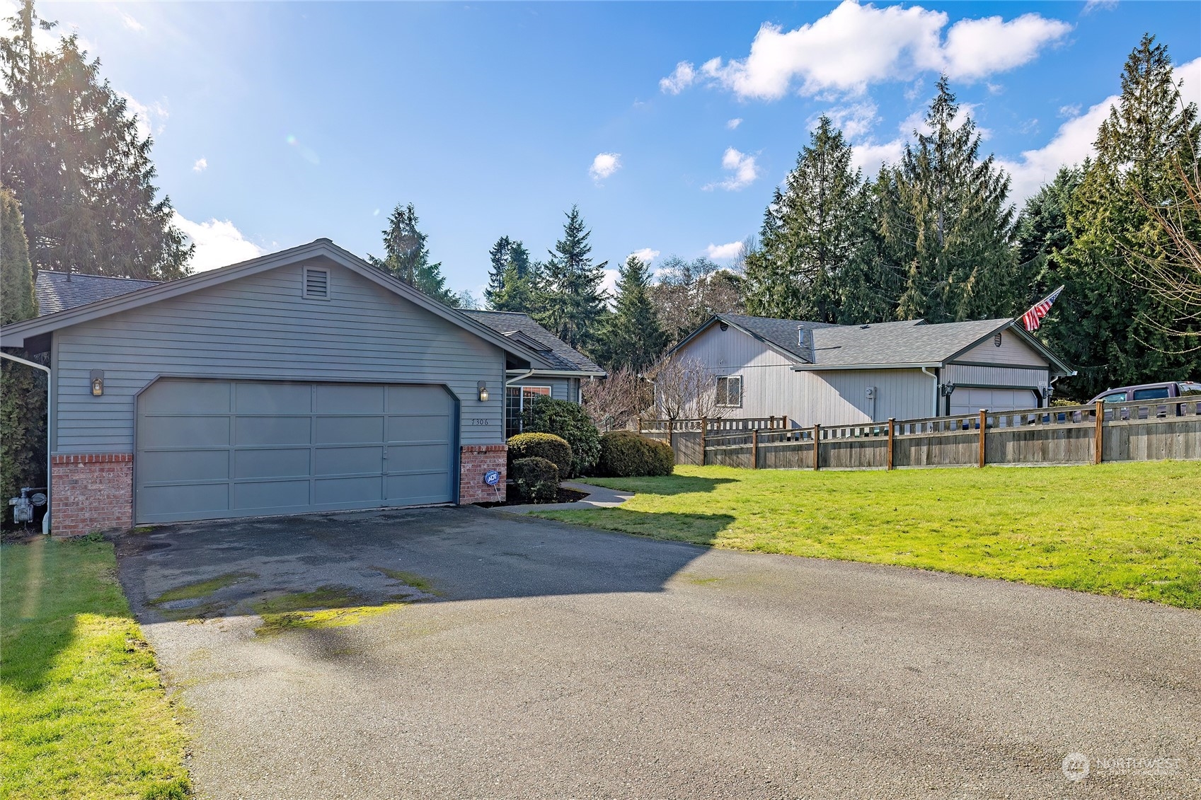 7306 East Collins Road Port Orchard, WA 98366 - Photo 2 of 38 Gallery Image 2