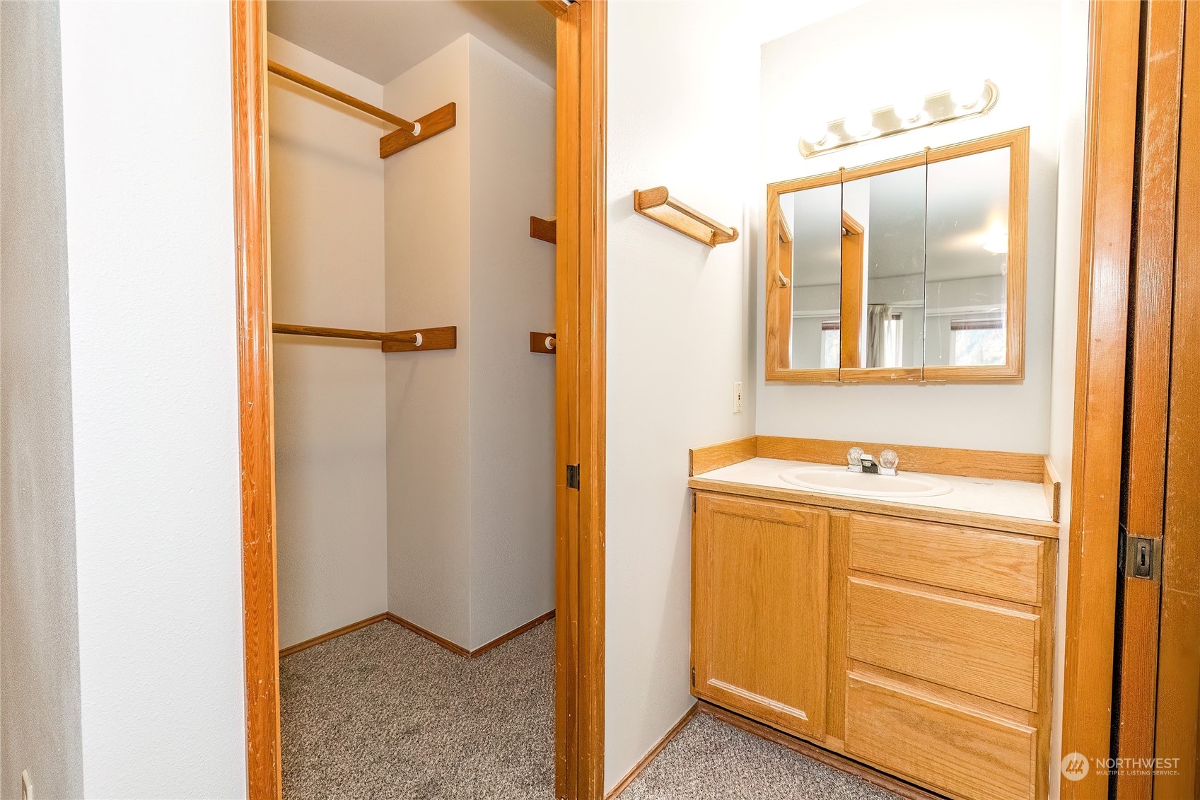 7306 East Collins Road Port Orchard, WA 98366 - Photo 28 of 38 Gallery Image 28