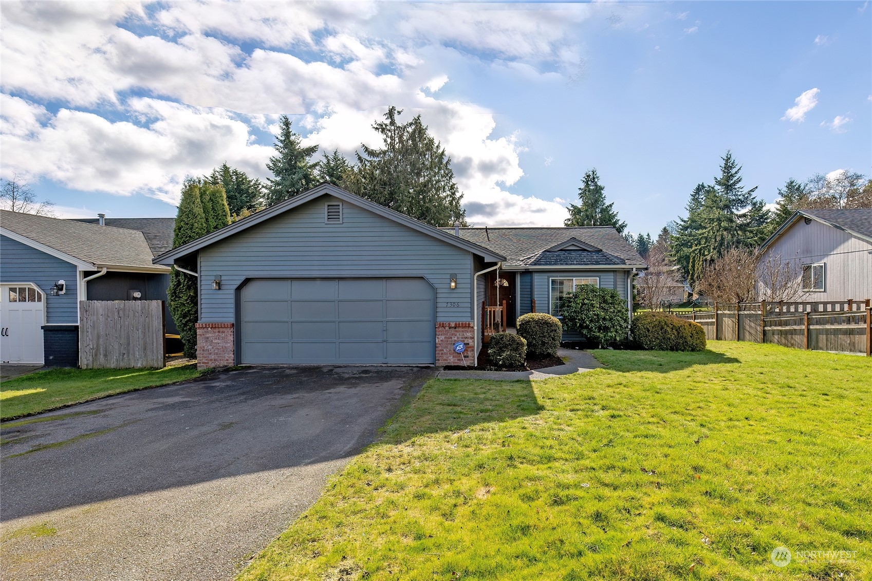 7306 East Collins Road Port Orchard, WA 98366 - Photo 3 of 38 Gallery Image 3