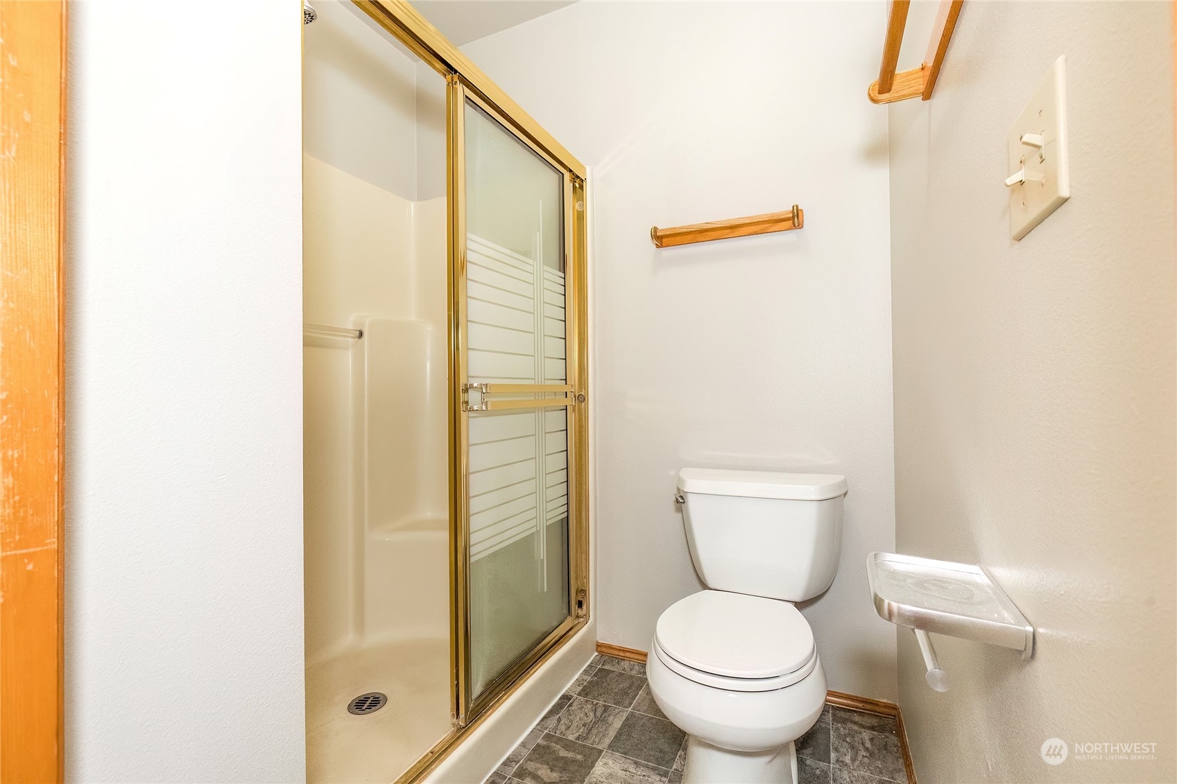 7306 East Collins Road Port Orchard, WA 98366 - Photo 31 of 38 Gallery Image 31