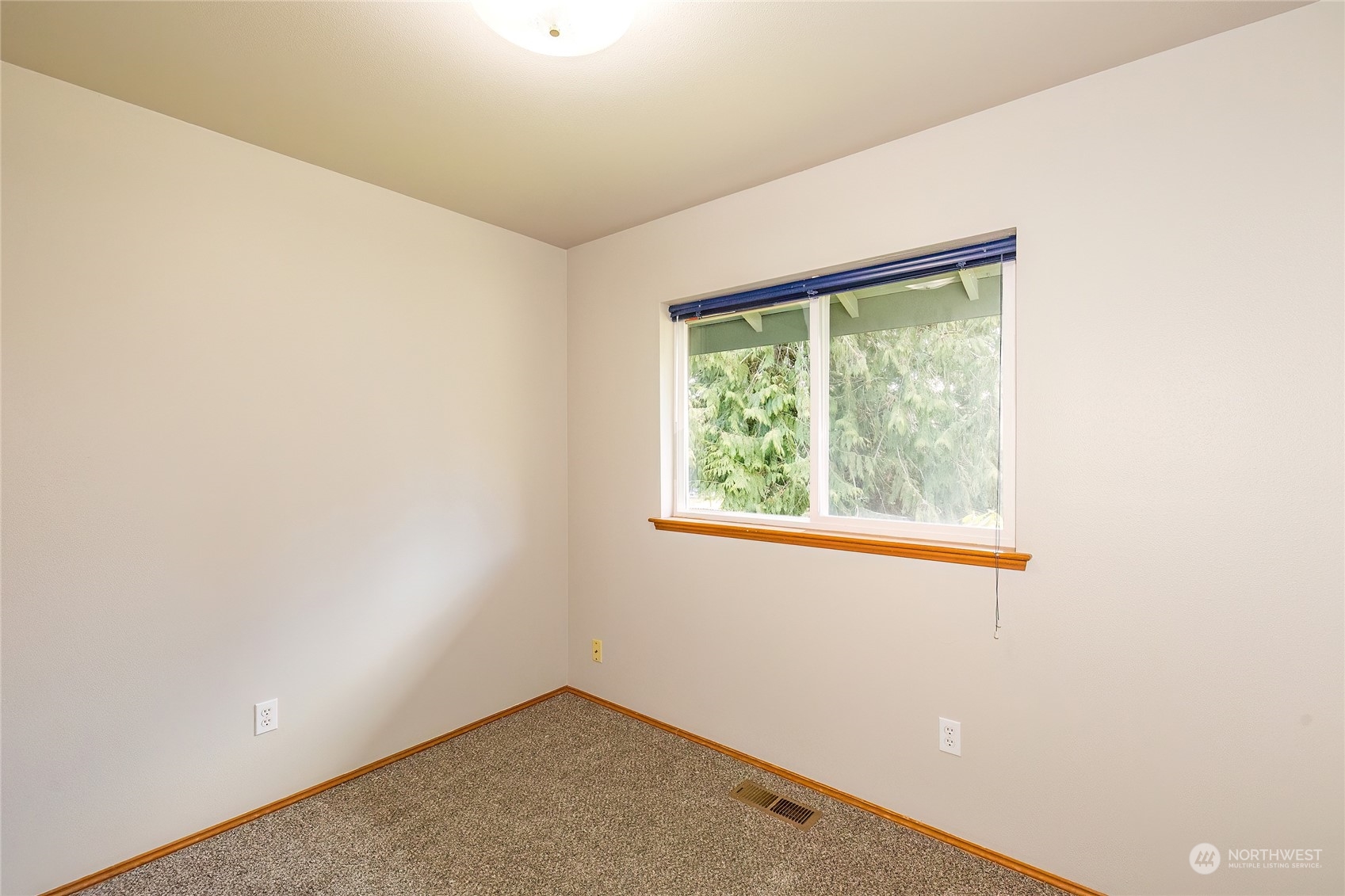 7306 East Collins Road Port Orchard, WA 98366 - Photo 33 of 38 Gallery Image 33