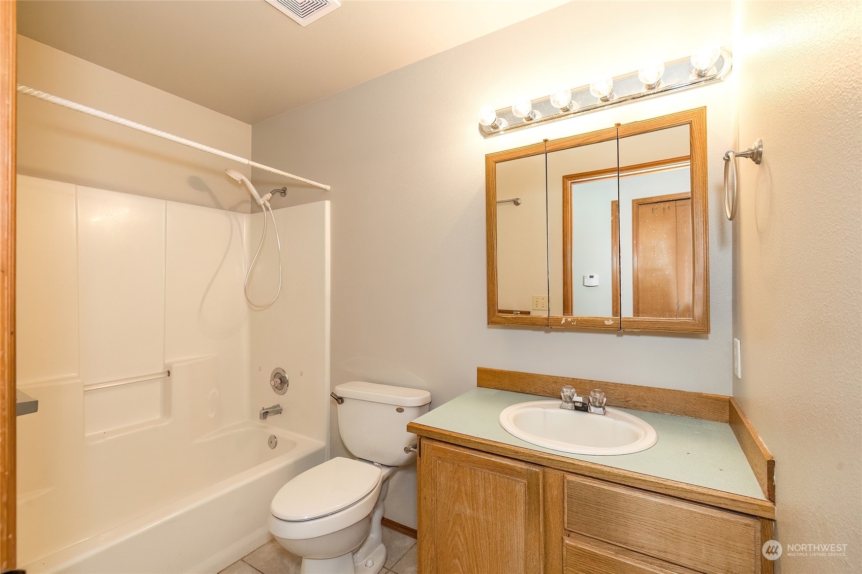 7306 East Collins Road Port Orchard, WA 98366 - Photo 36 of 38 Gallery Image 36