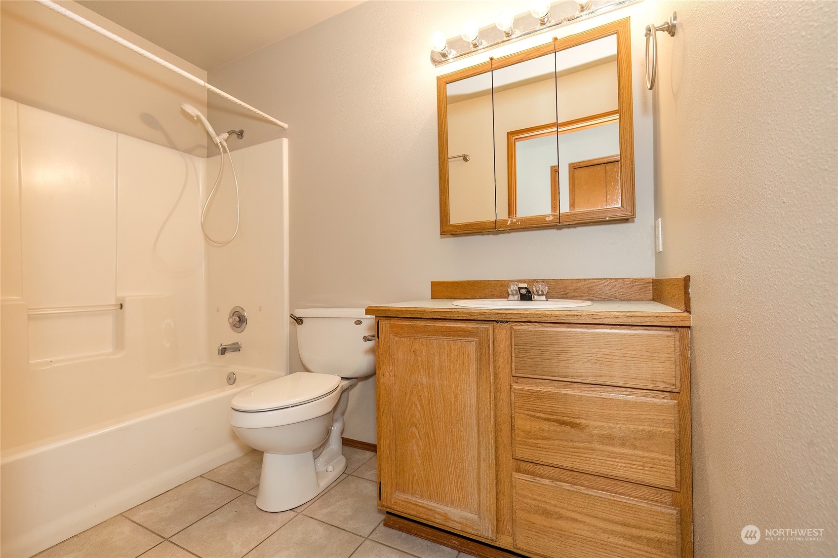 7306 East Collins Road Port Orchard, WA 98366 - Photo 37 of 38 Gallery Image 37
