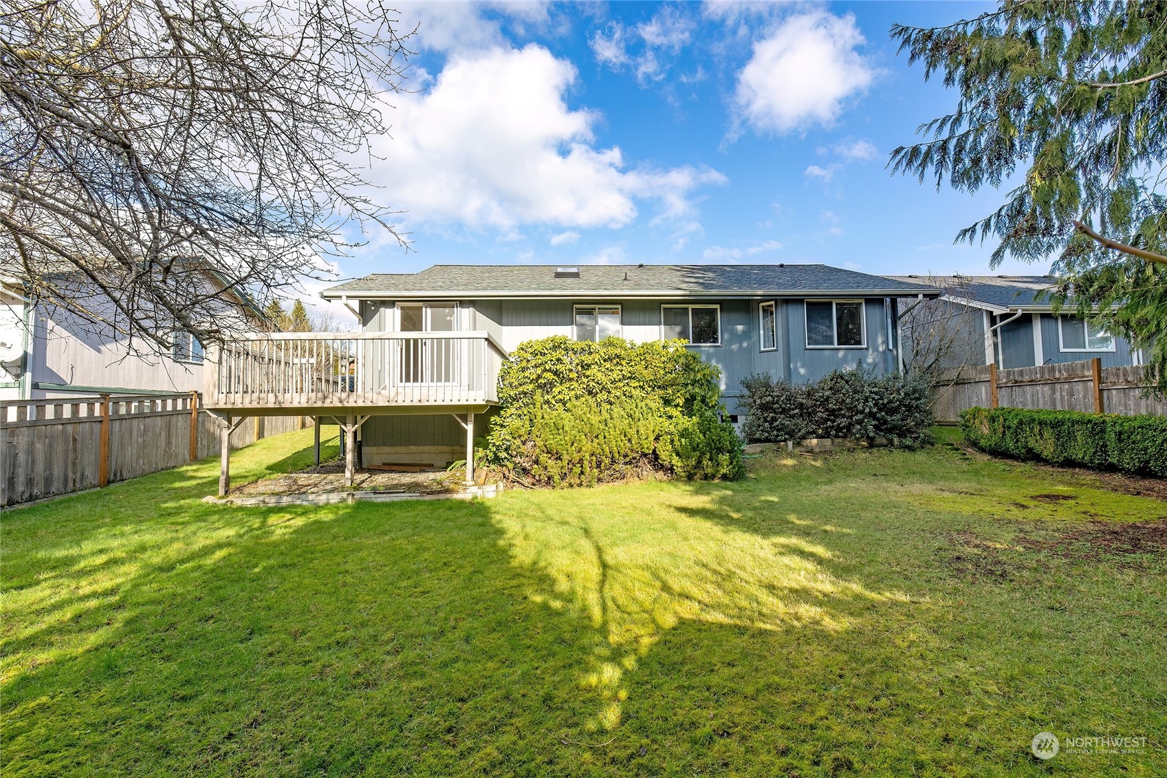 7306 East Collins Road Port Orchard, WA 98366 - Photo 5 of 38 Gallery Image 5