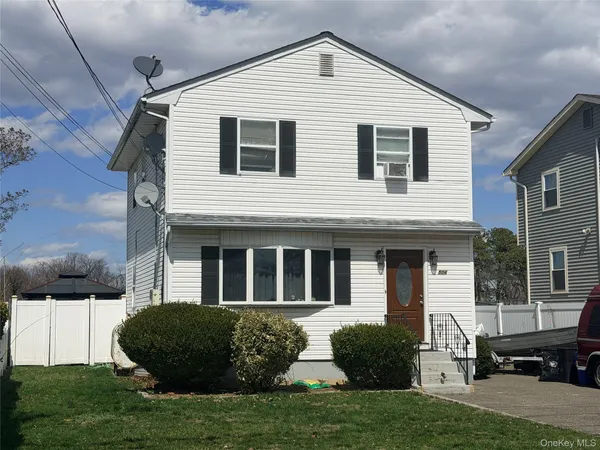 $579,000 | 506 48th Street, Amityville, NY 11701