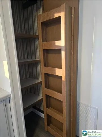 $2,200 | 207 West Center Street, Wind Gap, PA 18091