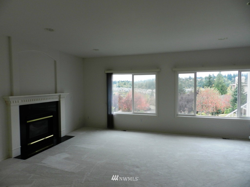 10320 Northeast 153rd Street Bothell, WA 98011 - Photo 5 of 11 Gallery Image 5