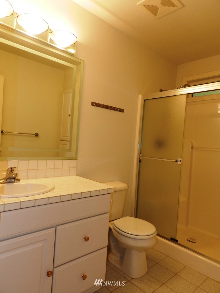 10320 Northeast 153rd Street Bothell, WA 98011 - Photo 7 of 11 Gallery Image 7
