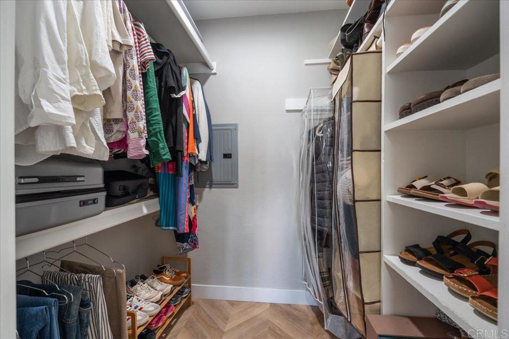 2600 Torrey Pines Road, Unit B38 La Jolla, CA 92037 - Photo 15 of 28 primary bedroom closet