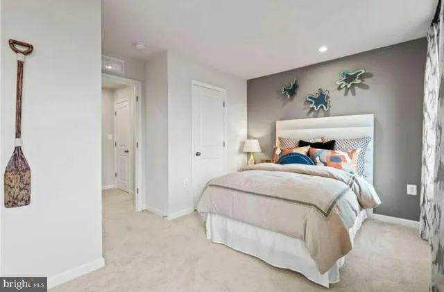 $2,375 | 10 Coolidge Avenue, Ranson, WV 25438