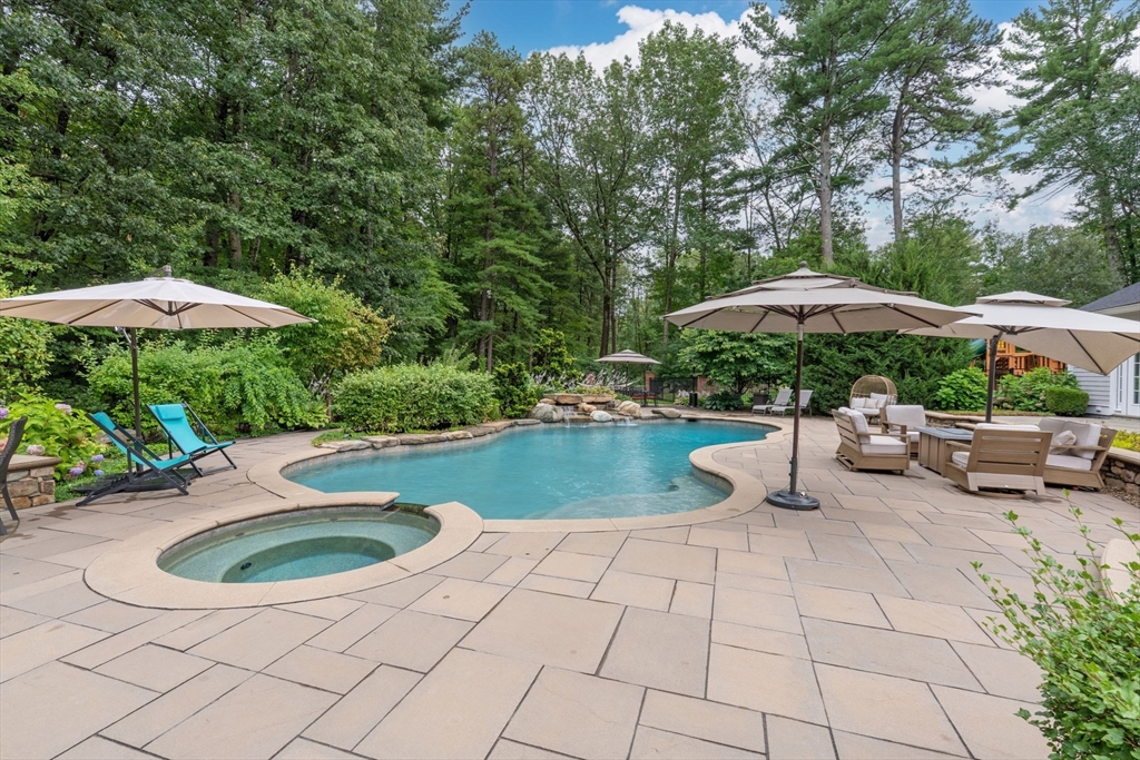 40 Grandview Road Chelmsford, MA 01824 - Photo 2 of 42