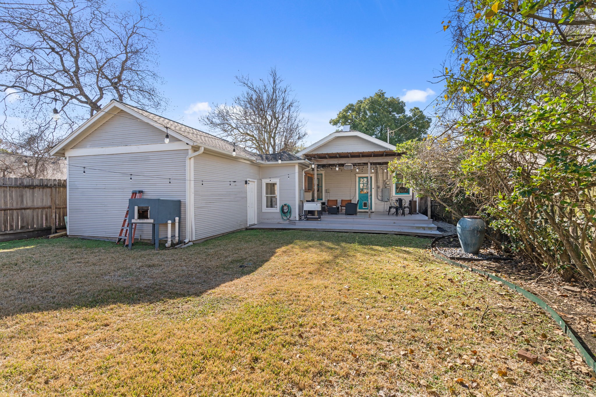 943 Pecore Street Houston, TX 77009 - Photo 24 of 25 Backyard
