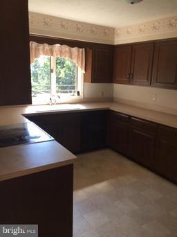 115 Forest Ridge Road Winchester, VA 22602 - Photo 7 of 30 Kitchen