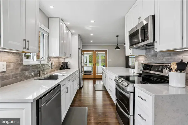 $550,000 | 24328 Flamingo Terrace, Gaithersburg, MD 20882