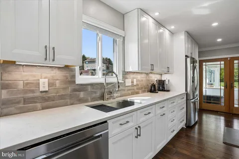 $550,000 | 24328 Flamingo Terrace, Gaithersburg, MD 20882