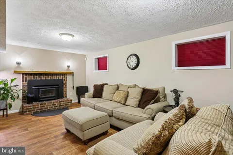 $550,000 | 24328 Flamingo Terrace, Gaithersburg, MD 20882