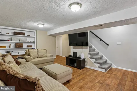 $550,000 | 24328 Flamingo Terrace, Gaithersburg, MD 20882