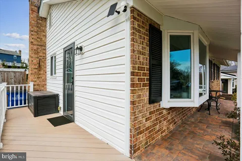 $550,000 | 24328 Flamingo Terrace, Gaithersburg, MD 20882