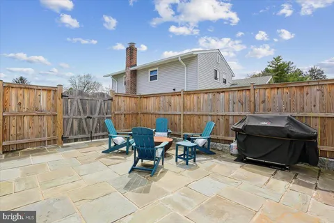 $550,000 | 24328 Flamingo Terrace, Gaithersburg, MD 20882