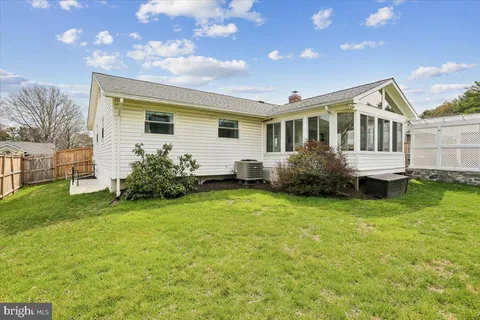 $550,000 | 24328 Flamingo Terrace, Gaithersburg, MD 20882