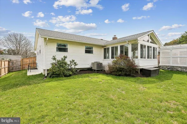 $550,000 | 24328 Flamingo Terrace, Gaithersburg, MD 20882
