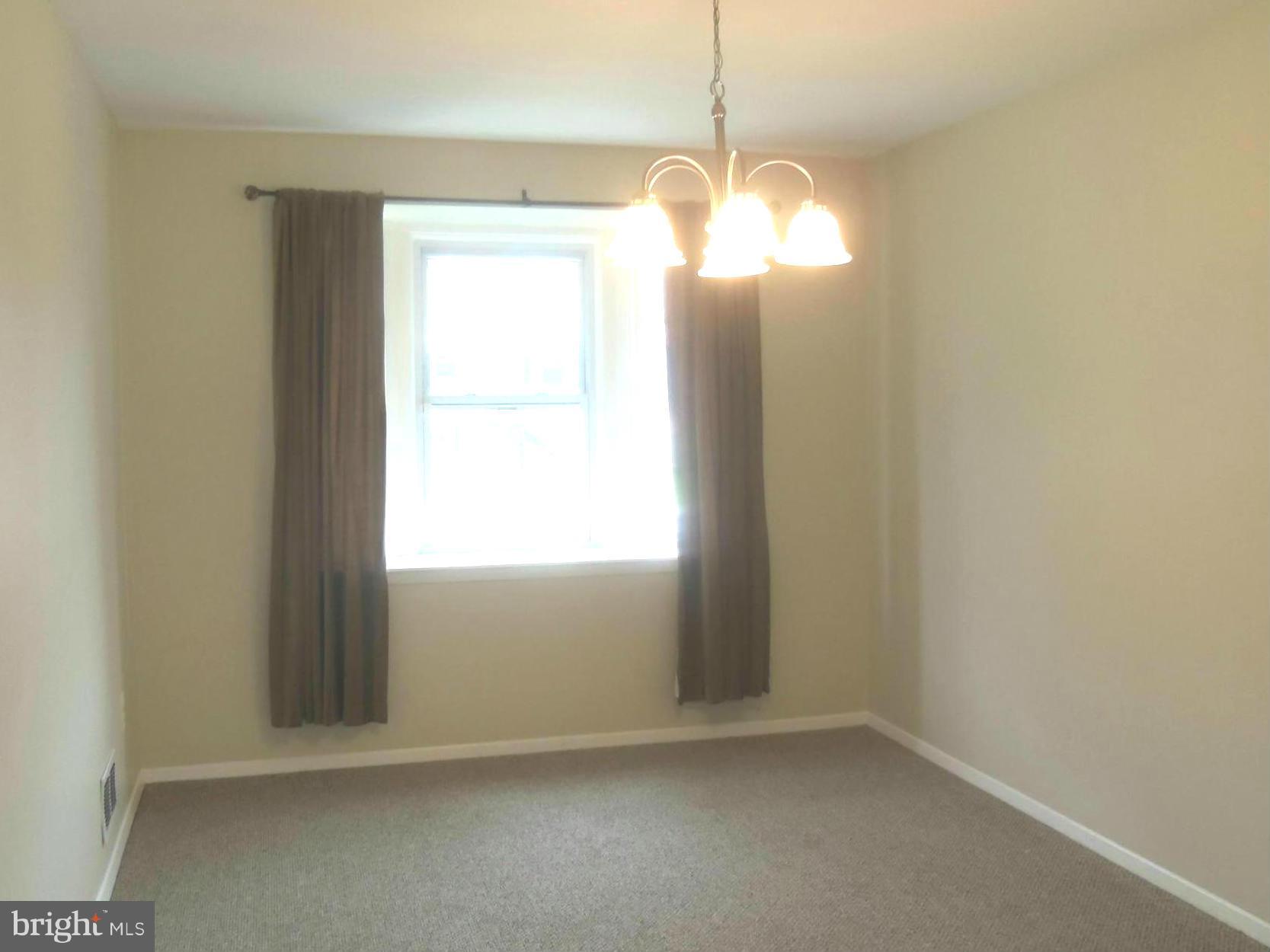 6211 Marlora Road Baltimore, MD 21239 - Photo 7 of 16 Living Room