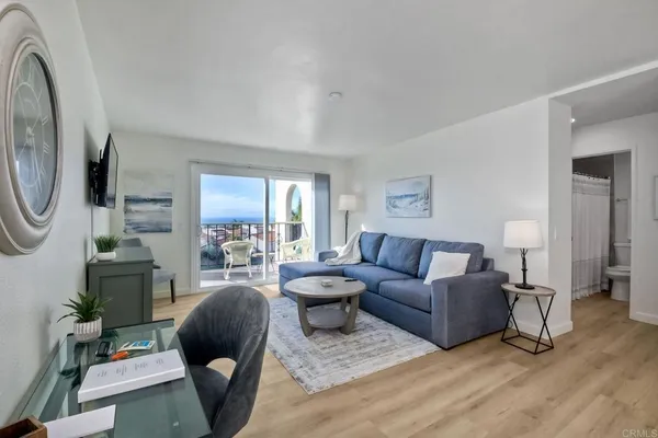 $4,300 | 6675 Paseo Del Norte, Unit B, Carlsbad, CA 92011