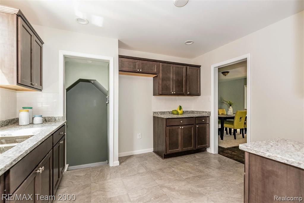5067 Harvard Road Detroit, MI 48224 - Photo 14 of 25