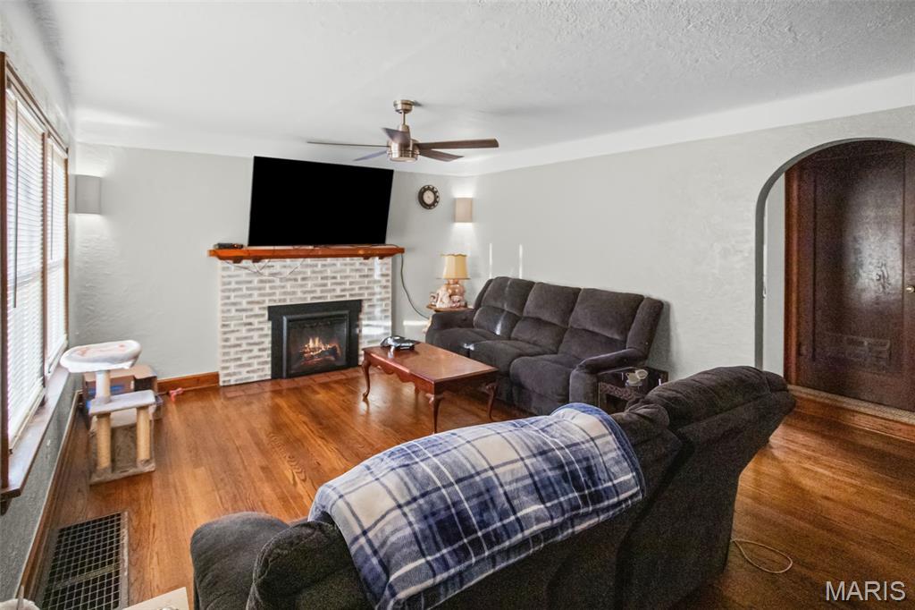 453 George Street Wood River, IL 62095 - Photo 14 of 55