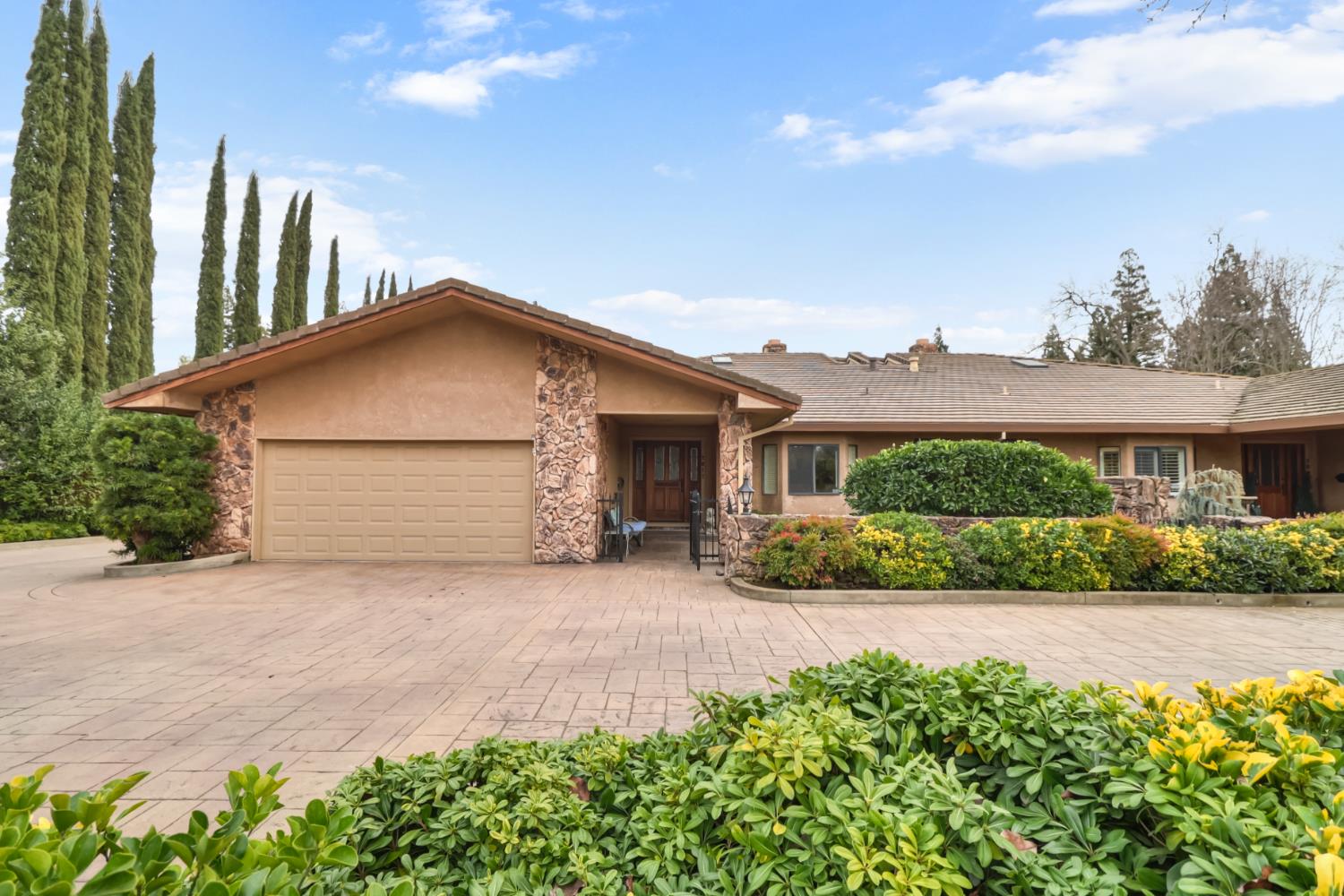 2812 Lacy Lane Sacramento, CA 95821 - Photo 1 of 76