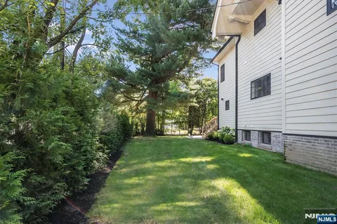 $1,899,000 | 69 Christopher Street, Montclair, NJ 07042