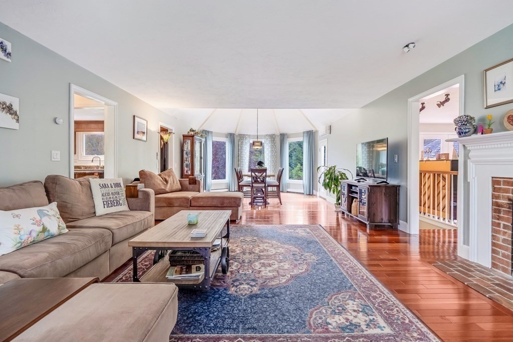 382 Chicopee Row Groton, MA 01450 - Photo 8 of 42