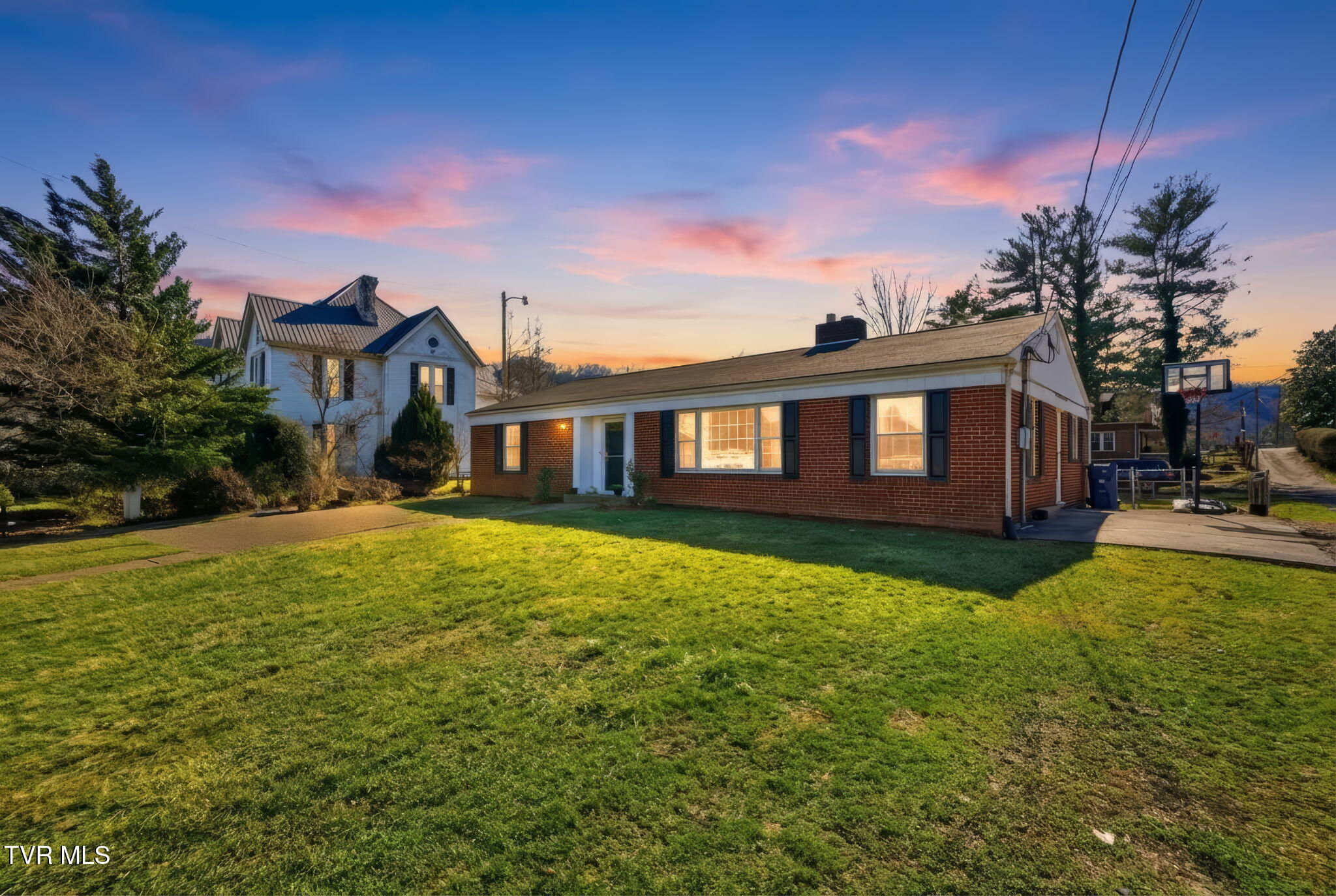 213 Manville Road Gate City, VA 24251 - Photo 2 of 47 46-web-or-mls-032_DSC05925_twilight_d41b