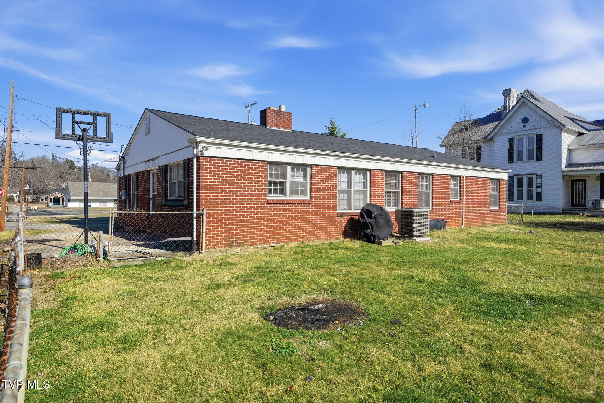 213 Manville Road Gate City, VA 24251 - Photo 7 of 47 25-web-or-mls-213 Manville Rd-31